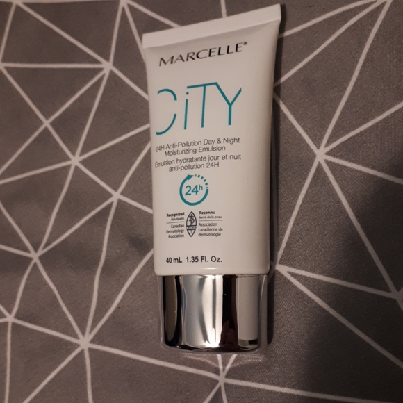 ā¼ļø NEW Marcelle Anti-Pollution Day/Night Moisturizer - Picture 1 of 3